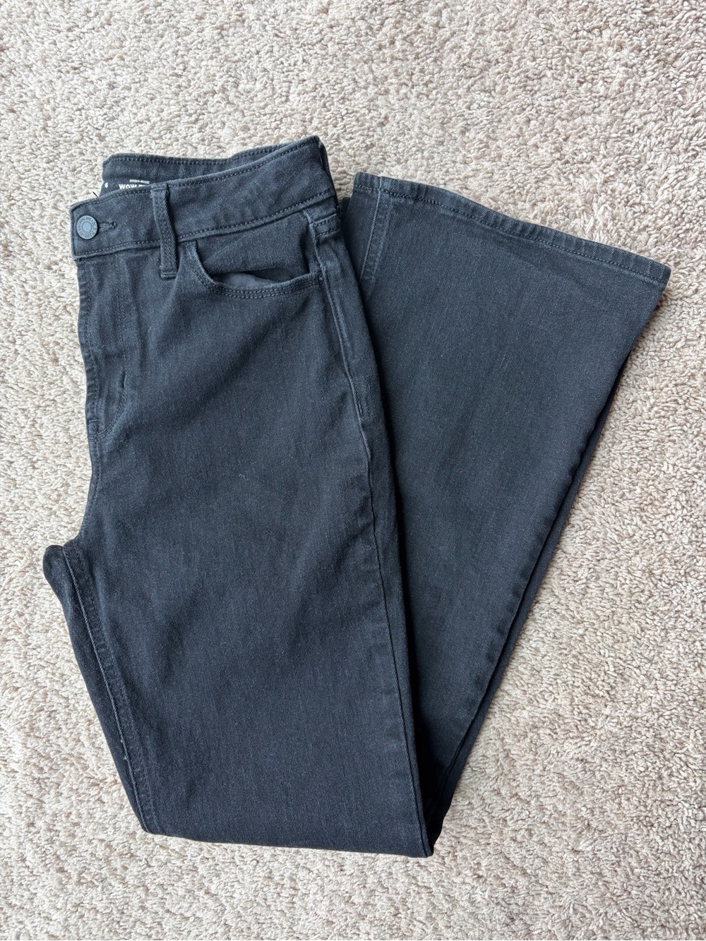 Old Navy Women’s High-Rise Wow Flare Jeans | Black Wash | Size 6